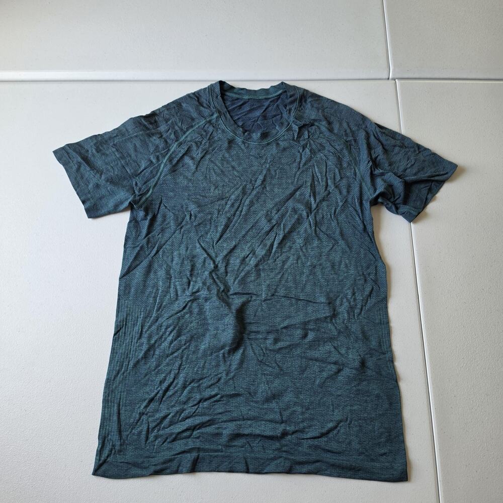 Lululemon Shirt Mens XS Blue Short Sleeve Crewneck Athletic Running Tee Gym